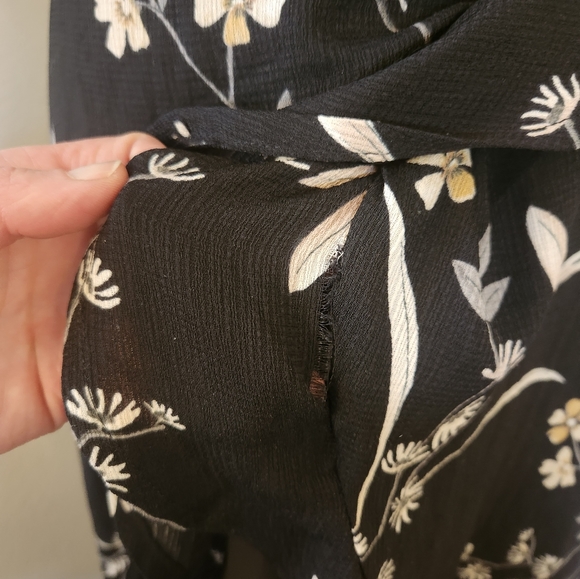Lulu's Black Floral Wrap Dress size 2 - Picture 5 of 15